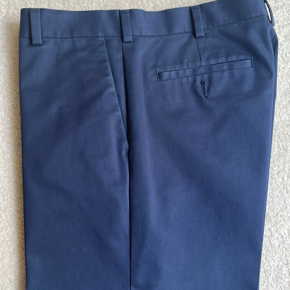 36x34 blue Roundtree & Yorke dress pants. - Picture 2 of 4